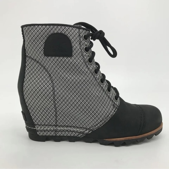 Sorel Womens Lexie Ankle Boots
Booties Black White Leather Cap Toe
Lace Up - Picture 2 of 12